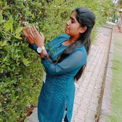 charanya_b39619's profile picture. 