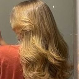 Peemalv987029's profile picture. 