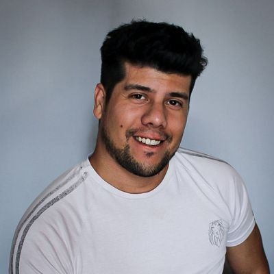 Mendocino que trabaja en lo privado, diseña webs por hobby y amante del buen vino. Fan de la política, la libertad… y las buenas discusiones.