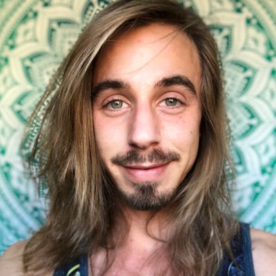 Channel for the Divine. My intention is to be a loving and expansive presence for everyone I meet. I offer myself as a conduit for the Universe's goodness 🙏💖