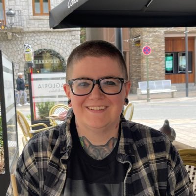 PhD student & TF @QMULsed & @CCS_QMUL: Catalan lesbians & the Spanish Civil War in fiction. #FolkedUp and non-literary work: @CJBComics. She/her.