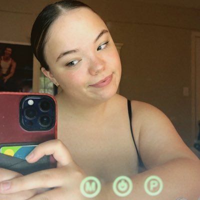 _hopeann1's profile picture. concert lover! 20 yr old | biology major🧪