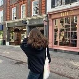 Oumweeawfo4921's profile picture. 