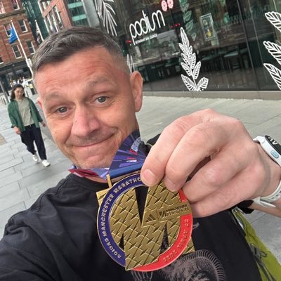Love, family, football, music, marathoner x2 and Manchester (God’s county) M24 you know the score🐝.🔰.🇾🇪.