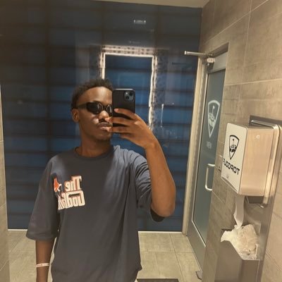 tocoolvince's profile picture. The Key 🔑 To Success Is To Focus On Goals,Not Obstacles.‼️