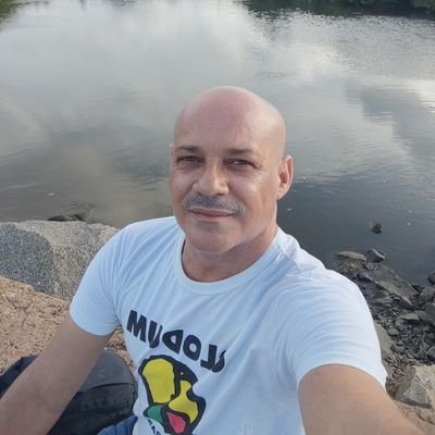 afro-indígena-indo-europeu descendente pardo
Não sou preto nem branco, sou mix de tudo que há de bom.
Docente