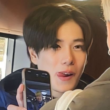 ashkiri_'s profile picture. would make Phuwin pregnant if given a chance~

 °~° plumpy_plump on ao3
