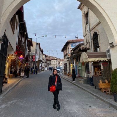 Atatürk der ki; “Görevim bitmemiştir, bitmeyecektir, ben toprak olduktan sonra da görevim devam edecektir.” Savaşın ustası barışın efendisine şükranlarımla