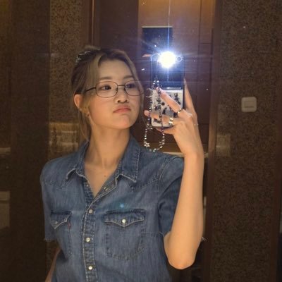 goldendhyuck's profile picture. 