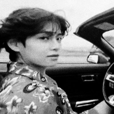 carro de som se declarando pro canalha do kim taehyung passando pela sua timeline