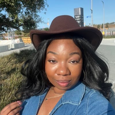 Interested in advocacy, reproductive health, and everything in between |OBGYN PGY-1 | In my race, going at my own pace. 💫✨🇯🇲