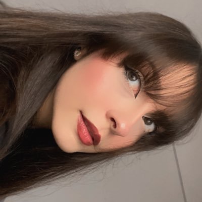 mo0nchildxz's profile picture. 🩷💜💙