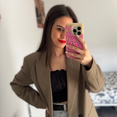 Elenamarlez's profile picture. 