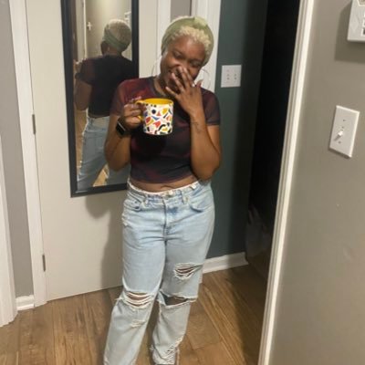 dannidaydreamin's profile picture. If I tried to describe myself...I wouldn't do me justice.