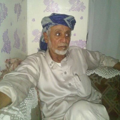 يجدُر بنا أن نكتب رسائل السلام وبأن نُسامح ، أن نرتدي أجنحةً مُلوّنة أن نمتلىء بالبياض أن نكون أوطانًا صغيرة ينمو فيها الربيع.