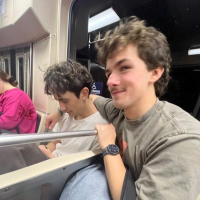 2xLSweeney's profile picture. 