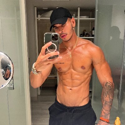 LillyVBA's profile picture. Your favourite personal trainer 🤫👇