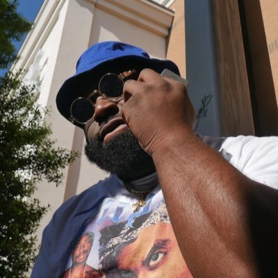 poejuspoe's profile picture. I BE RAPPING SOMETIMES   insta: @tonypoe24