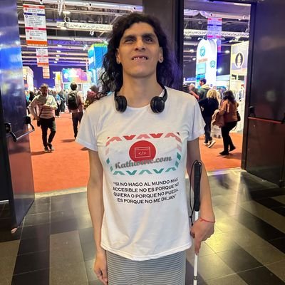 dragonmoon1522's profile picture. Programadora, escritora, ciega, trans-torgada, 95% lesbiana. Si no hago al mundo más accesible no es porque no quiera o porque no pueda. Es porque no me dejan.