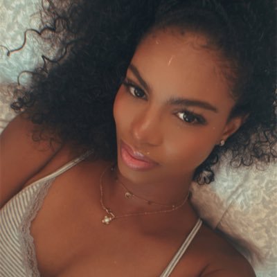 brookeharrisonx's profile picture. mother. doctor. artist.