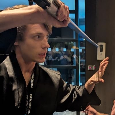 #PlosBros - #KhymmKrew 🦉 - #BazBatch - He/Him 🫖🇬🇧🏳️🌈 -
#StarWars and Gaming fan - Sharer of GIFs & advocate of the light ✨ - Podcast: @thejedijunction
