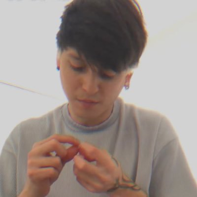 vlzgeek's profile picture. ↳ #zelevoice: “mi queridisima fatti, gracias por siempre estar para mi” ♡