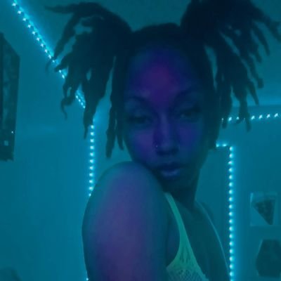 Hello🤭welcome to my world😈 Ig: love__gingerbrat 👻:🦋 Ginger Snap🦋 tik tok:love__ginger
staying in my lane✨ no meet ups 21+ Bi🌈 cashapp: $positivevibemica