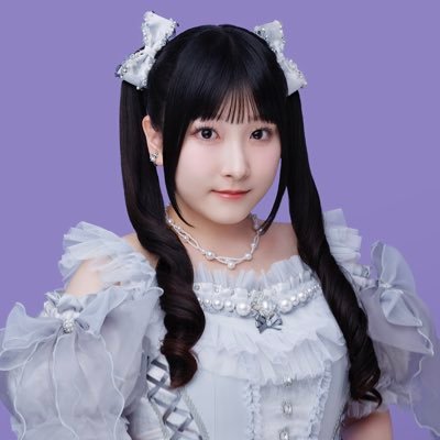 A型、2004年4月13日生まれ、おひつじ座、神奈川県出身。指原莉乃プロデュースのアイドル「≠ME(ノットイコールミー)」