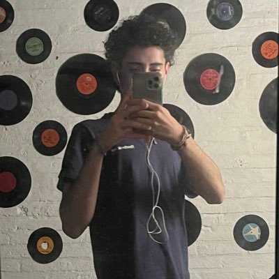 soy como la marihuana el que me prueba nunca me deja y si me deja nunca me olvida @brutalmentetino