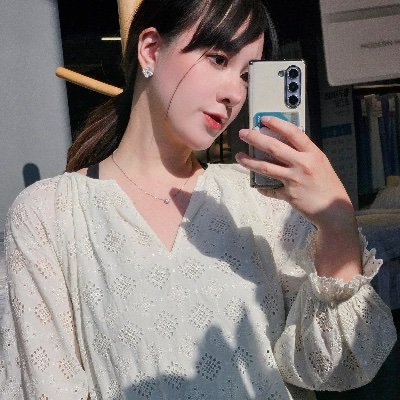 Umayseemacy's profile picture. Web3 mama building softly. ❤️
Helping my daughter Nana @ age 4 become the youngest NFT artist 
🎙Lead Ambassador @Toncashnetwork