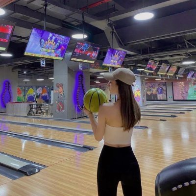 luna_711w's profile picture. 💕ボウリング🎳
休日のみ自主練中🎳‼
趣味ボウリング(初心者)
趣味でボウリングを始めて、1年です。
うまくいったり、いなかったり、まだまだですか。
✨仲良くしてください💕