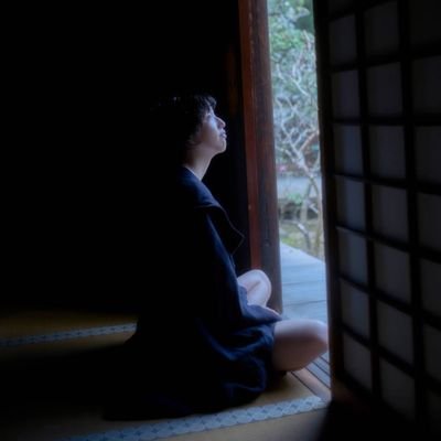 Leo Elizabeth Takada丨詩人・翻訳家。言葉の秘密を探っています丨they/them