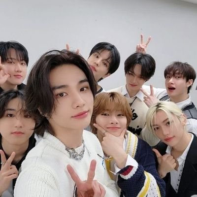 love stray kids
love BTS
love Black pink