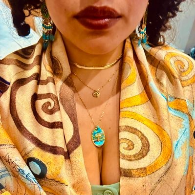 “la vida es simple somos nosotros que lo complicamos” 🧚 mystic healing 🐍