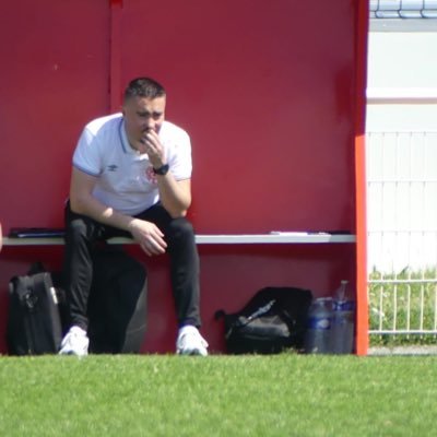 30 ans - Éducateur de Football - Titulaire du BMF - AS La Madeleine Football - Secrétaire adjoint AEF44
