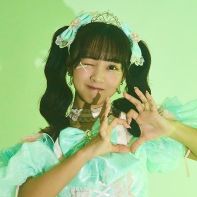 Layn(@Layn_official2)卒業しました💐トキメキをつくる小さなゆるクリエイター🪡💚美大卒!作品→#おやす民アート / #すきすきまりちー でポストしてね📢 / アニメ / お洋服 / 喫茶店 / アニメ声ツインテが目印🎀 / 表参道で #まりちー初個展 / @marrycharm🍈