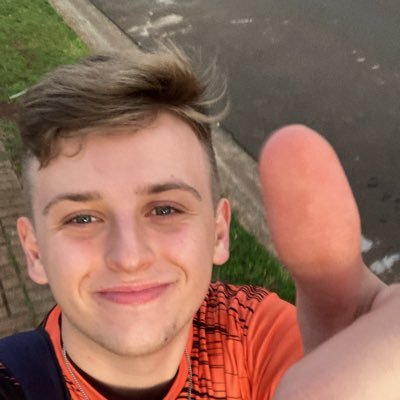 Apreciador e entusiasta da fruta mimosa, do personagem Gohan, dos músicos Drake e Lil Uzi Vert, dos futebolistas Neymar e Rodrygo e da triologia Carros