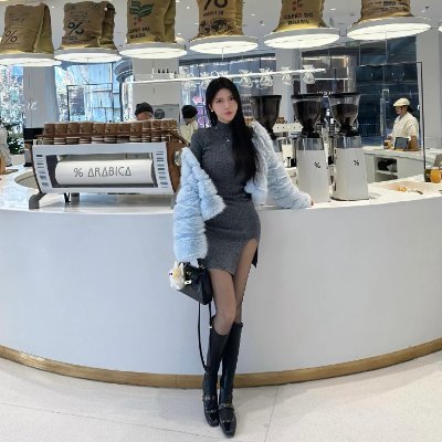 I became financially independent through work and investing, and then started traveling the world.
Hobbies: Talking about stock investing and traveling.