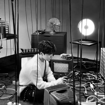 feat_ellaa's profile picture. let’s live a less tiring life ~ 🪽