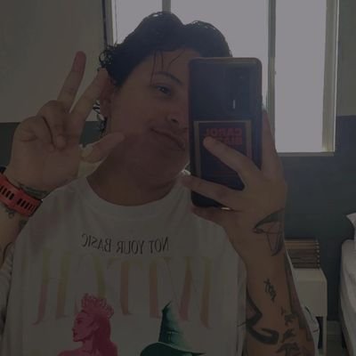 _lubs__'s profile picture. Uma Jovem senhora apaixonada por arte, pronta pra vender sua arte na praia!! 
https://t.co/WxpTt2Pufe