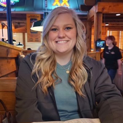 MSiedschlag's profile picture. lover of dogs and Parker McCollum