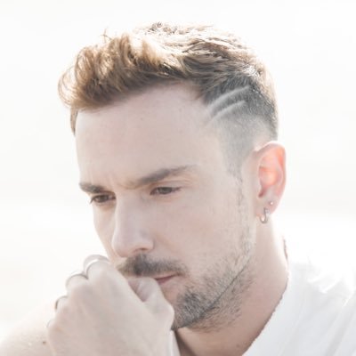 Cantant, actor i compositor de Barcelona. Em desvisc per la música ❤️✨