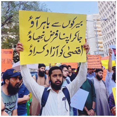 مَیں خود بھی نہیں اپنی حقیقت کا شناسا --- گہرا ہے مرے بحرِ خیالات کا پانی