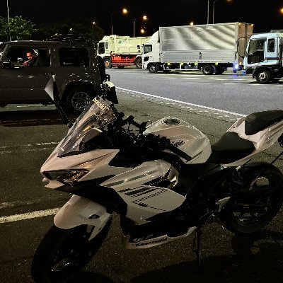 令和5年2月18日からkawasaki23年式Ninja400 白 納車 ナイツ〜! ツーリング仲間が欲しいです!