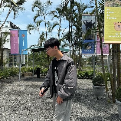lng344419453000's profile picture. 