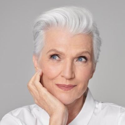 Bestselling International Author #AWomanMakesAPlan 📖Doctor of Dietetics 👩🎓 Supermodel 😉 #ItsGreatToBe76 Agents⬇️