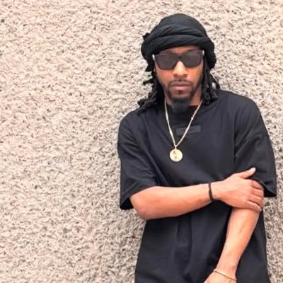 UNC7E_Stee7y's profile picture. Business Manager ~ Creative minds ~ B.A/MBA Forever Sky Rook Jet Bari Screech WB 💫💫💫 💀 ♿️ 8️⃣2️⃣3️⃣ 🇹🇹 SONG WRITER/ PRODUCER NEW PAGE