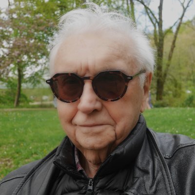 Acteur, chanteur, syndicaliste. Auteur de deux livres sur le monde culturel : Les
