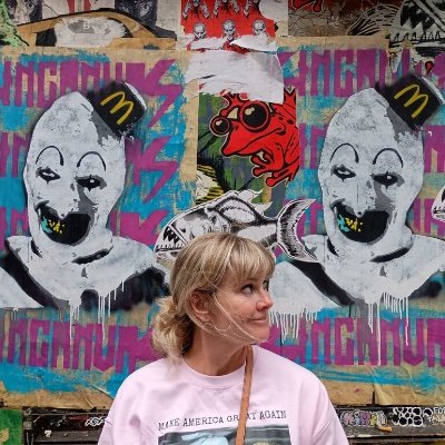 midcentury modern, funky fantastic, dog mom becoming who I always should have been, thrifter, poetry writer, lover of NKOTB, the band FLOATER God & positivity!