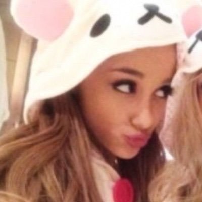 godsdeluxe's profile picture. never trust a bitch still on their middle school fan account